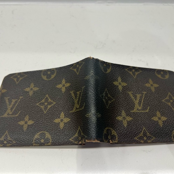 Louis Vuitton Wallet - Picture 9 of 15